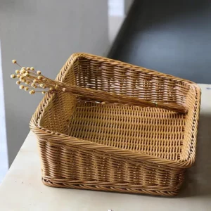 Panier en osier tressé