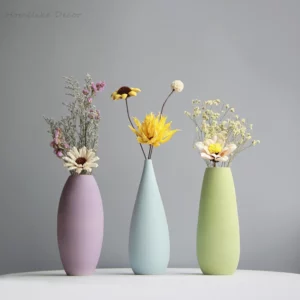 Vase à fleurs de couleur unie