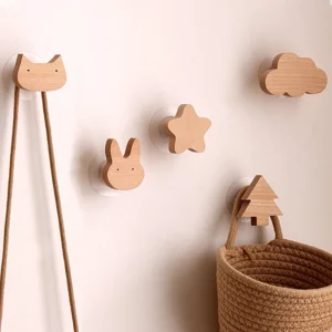 Patère mural en bois