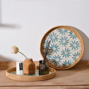 Plateaux en rotin colorés pour décoration intérieur