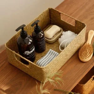 Panier rigide en jonc de mer tissé