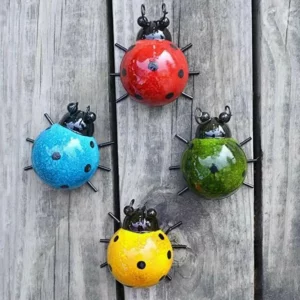 Coccinelle de couleur en métal pour patio et jardin