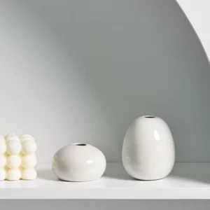 Petit vase à bourgeons en céramique pour des tiges uniques